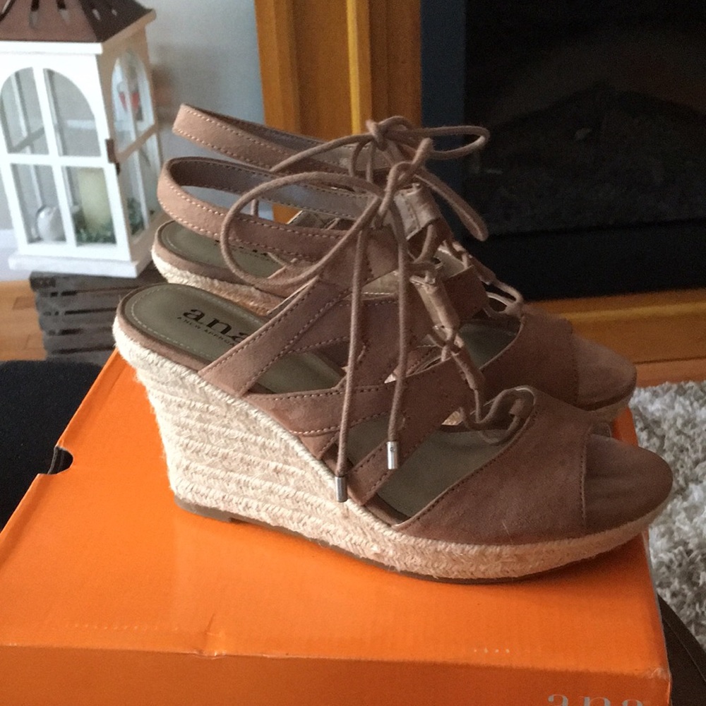 Ana Manhattan Size 7medium wedge Sandel. Wedge is 3 1/2 “ platform is 1”.